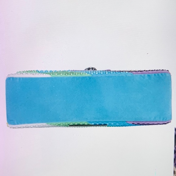 Mini Kensington Rhinestone Shoulder Bag
Kurt Geiger London - Picture 12 of 17